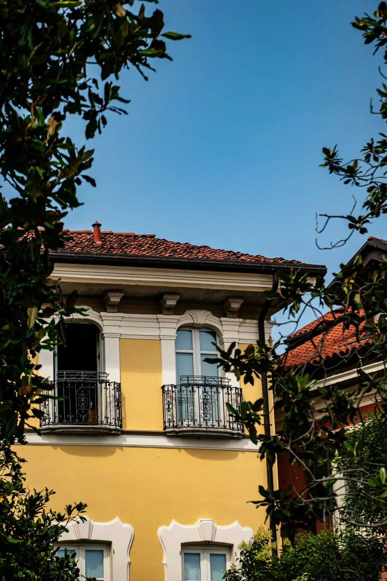 Villetta di testa con giardino a Leccio – Foto 1 di 7