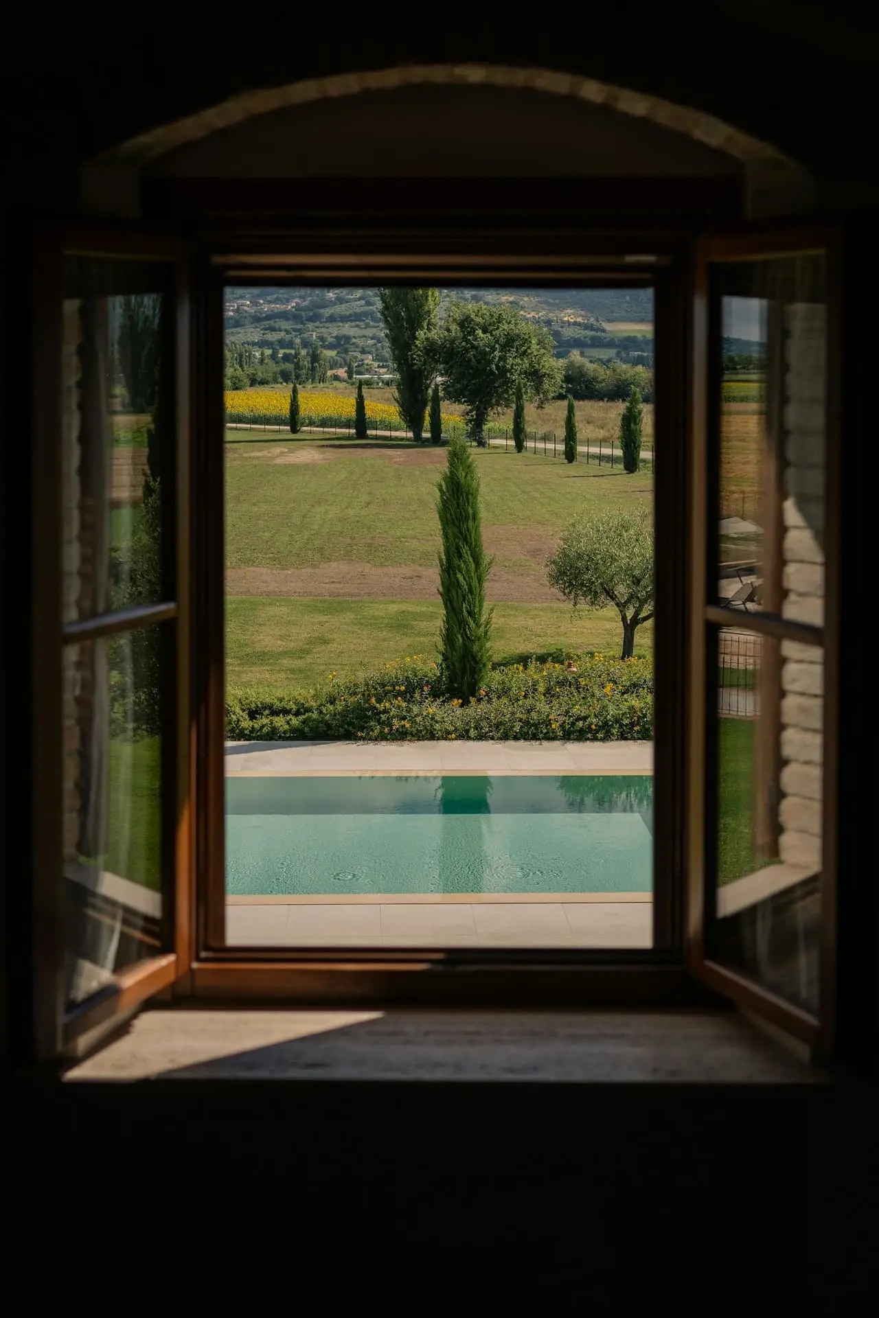 Villa in pietra con piscina tra gli olivi di Moncioni – Foto 4 di 9